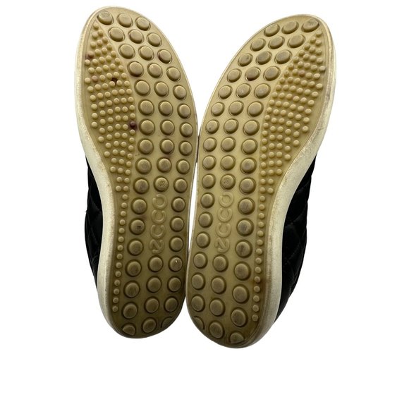 Ecco black quilted/patent leather size 38 built in orthotics sneakers FLAW - Picture 6 of 9